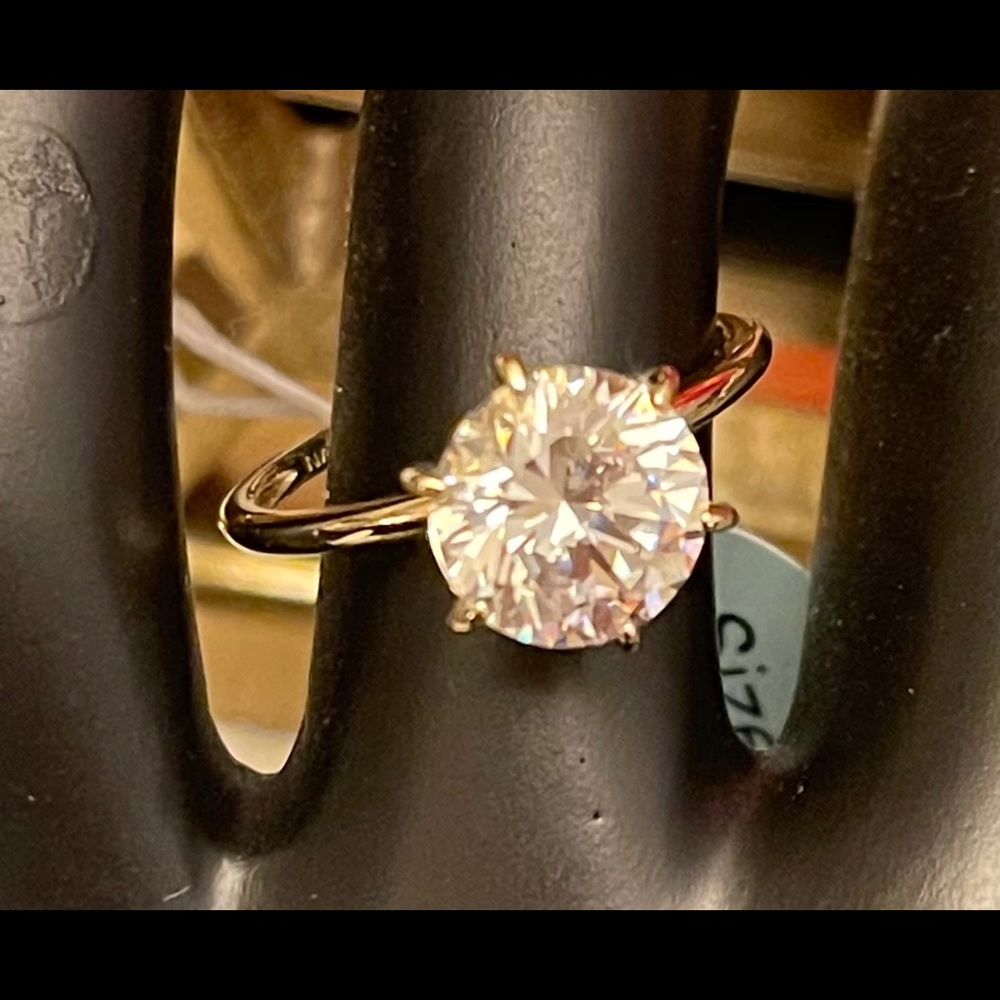 14K Gold Solitaire Ring absolutely beautiful ring.